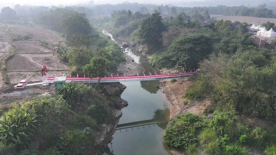 Dari Jembatan hingga Air Bersih, Asa Baru Warga di Penjuru Neger