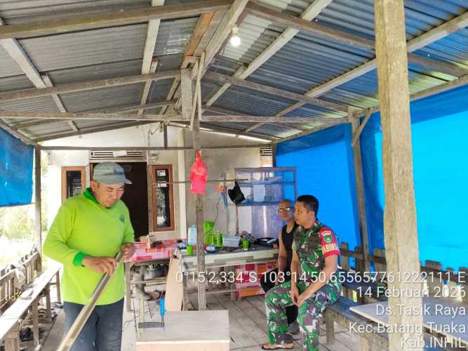 Babinsa Tasik Raya Buka Ruang Konsultasi Kamtibmas untuk Warga