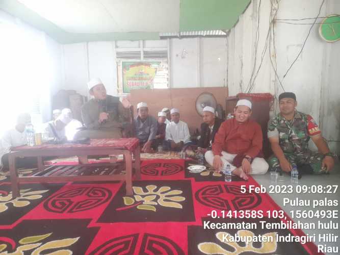 Sertu Suherman Bersama Tokoh Masyarakat Hadiri Isra Mi'raj