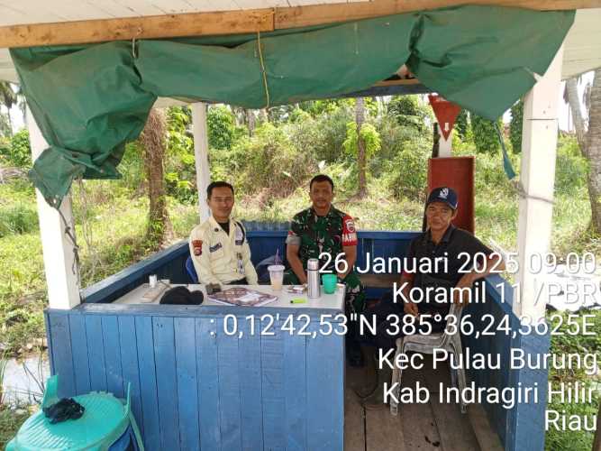 Babinsa Koramil 11/PBR Gelar Komsos dengan Masyarakat dan Security PT. RSUP