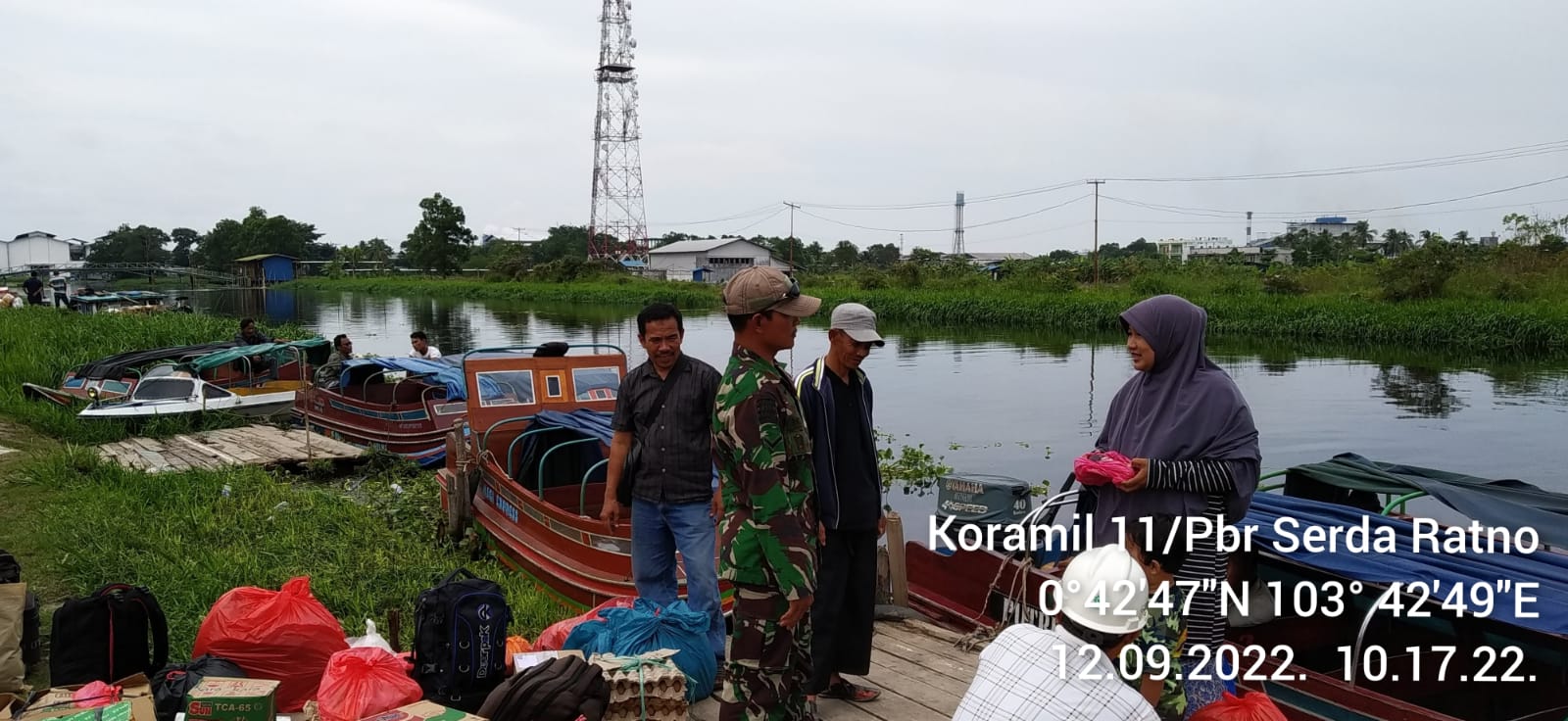 Serda Ratno Babinsa Koramil 11/Pulau Burung Sosialisasi Dampak Virus Covid -19