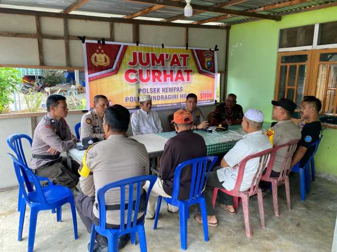 Kapolsek Kempas Gelar Jumat Curhat, Himbau Warga Cegah Karhutla di Musim Kemarau.