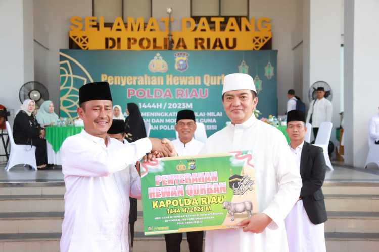 Sepuluh Ribu Jamaah Hadiri Sholat Idul Adha 1444 Hijriah 2023 di Halaman Mapolda Riau