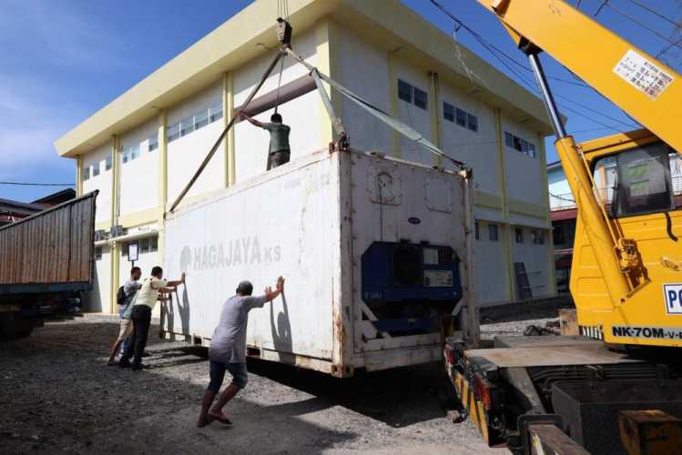 Peti Pendingin Jenazah Bantuan dari Riau Tiba di RSUD Lubuk Basung Agam