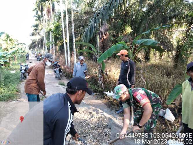 Serda Nasir Siagian Berjuang Membantu Jalan Desa