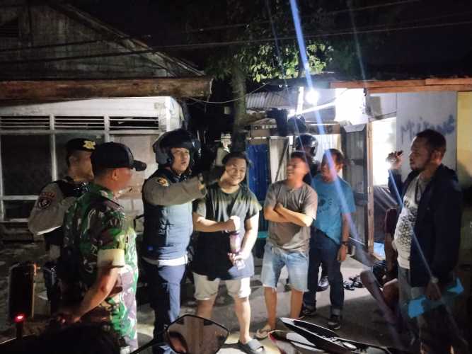 Rutin Patroli Gabungan Polsek Tembilahan, Koramil, dan Satpol PP Ciptakan Situasi Aman di Kota Tembilahan