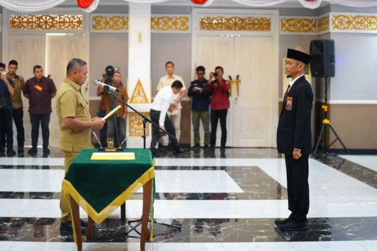 Gubri Wahid Kukuhkan Evenri Sihombing Sebagai Kepala BPKP Perwakilan Riau