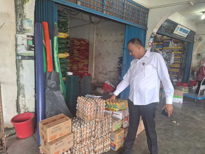 Polsek Pulau Burung Pantau Harga Sembako, Pastikan Tidak Ada Panic Buying