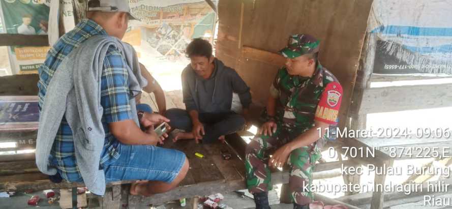 Babinsa Bangun Harjo Berikan Kesadaran Menata lingkungan yang Bersih