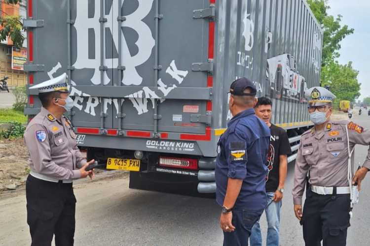 Razia Truk Odol di Pekanbaru, 30 Kendaraan Ditindak