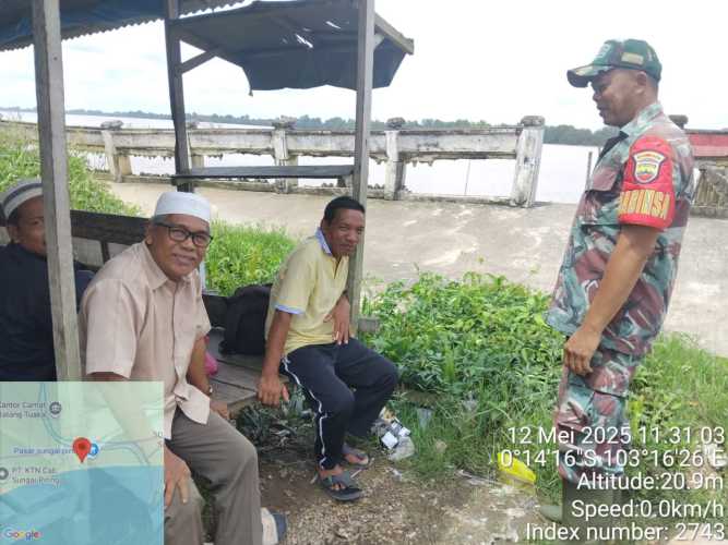 Babinsa Koramil 12/Batang Tuaka Ajak Orang Tingkatkan Pengawasan Anak di Luar Jam Sekolah