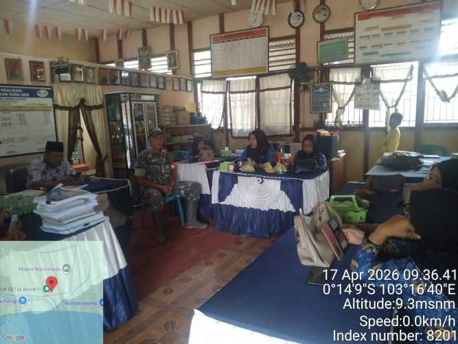 Babinsa Bersama Majelis Guru SD N 001 Sungai Piring Dorong Tingkatkan  Minat Baca Anak