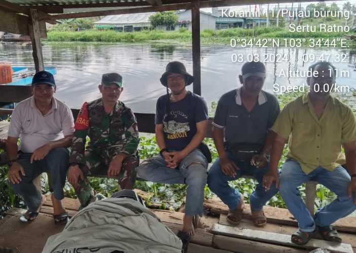 Babinsa Tanggapi Masalah Transportasi Antar SP di Pulau Burung