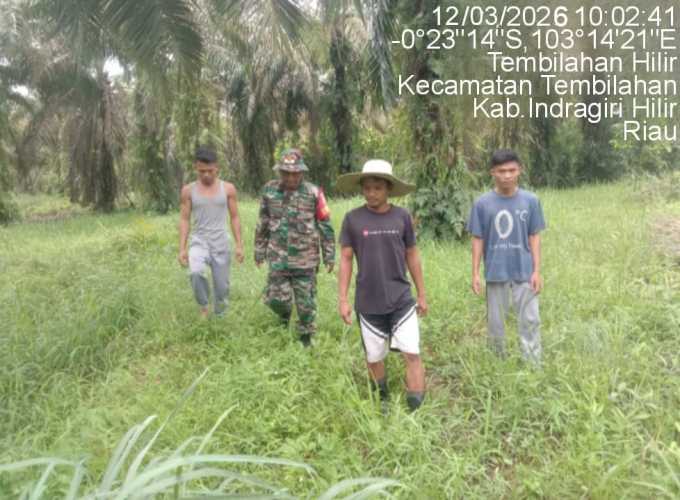 Babinsa Koramil 01/Tbh Laksanakan Patroli dan Sosialisasi Tapal Batas Wilayah di Kelurahan Tembilahan Hilir