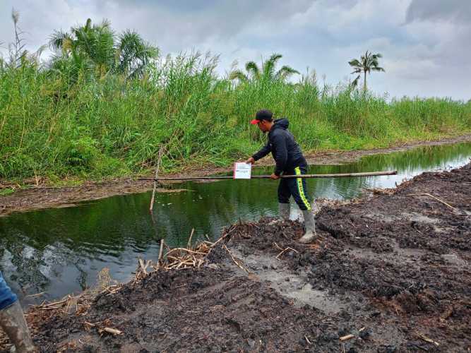 Kodim 0314/Inhil Babat Habis Parit Mampet, Selamatkan Desa Sialang Panjang dari Banjir Besar