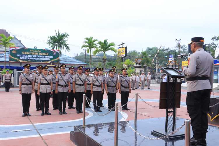 Kapolres Indragiri Hilir AKBP Donny Eko Listianto, S.H., S.I.K., M.H. Pimpin Sertijab Kasat Dan Kapolsek  Tekankan Integritas dan Pelayanan kepada Masyarakat