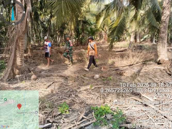 Saat Jalan Sungai Luar Berbicara, Babinsa Menyapa Tapal Batas dengan Langkah Pengabdian