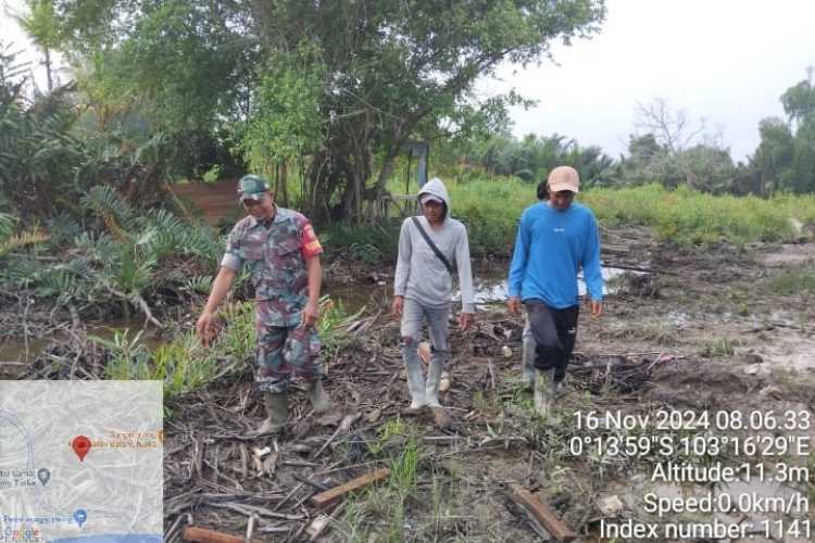 Sertu Januari Effendi Perkuat Jaringan Karhutla