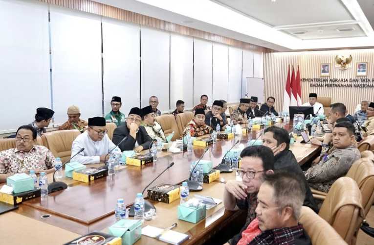 Rakor Dengan Lembaga dan Organisasi Keagamaan Islam, Menteri Nusron Komitmen Percepat Sertiipikasi Tanah Wakaf