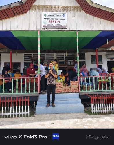SMSI dan JMSI Inhil Salurkan Ribuan Susu Ginas di SMPN 1 Tempuling, Dorong Kesadaran Gizi dan Literasi Media