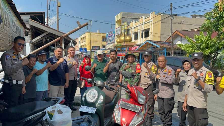 Pemcam Sukajadi Goro Bersama Masyarakat di Lima Titik