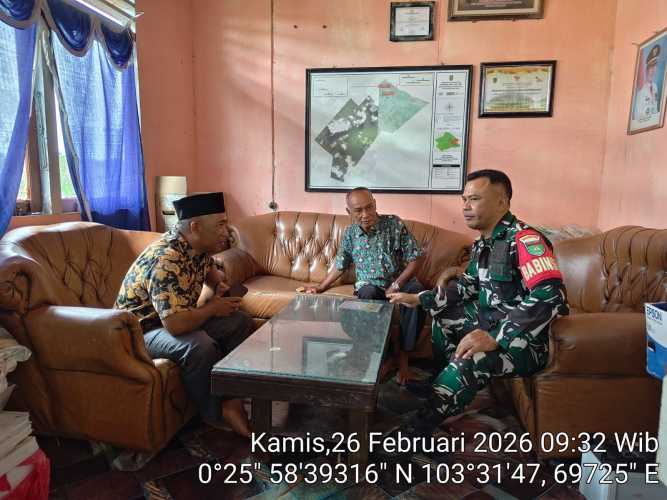 Babinsa Sungai Danai Jalin Sinkronisasi Program Kerja Bersama Perangkat Desa