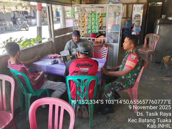 Babinsa Lakukan  pengawasan terpadu  Terhadap bahaya narkoba dan judi online: