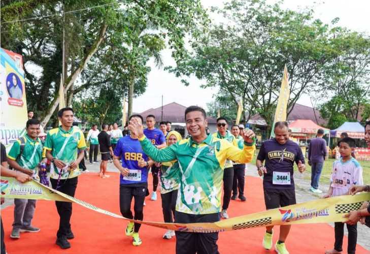 Didampingi Wabup, Bupati Kampar Resmi Lepas Fun Run 5k