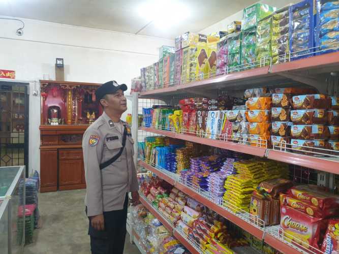 Kapolsek Pulau Burung AKP Azwar Alwi Pimpin Monitoring Panic Buying dan Pengawasan Penimbunan Sembako
