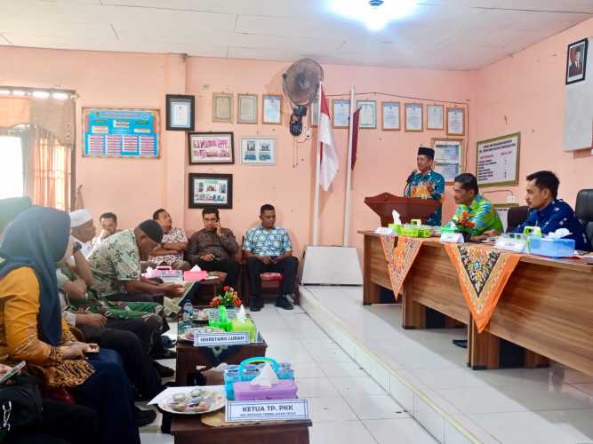 Babinsa Kelurahan Tembilahan Hulu Serda Ronal Manalu mengikuti Musrenbang Tingkat Kelurahan Tembilahan Hulu