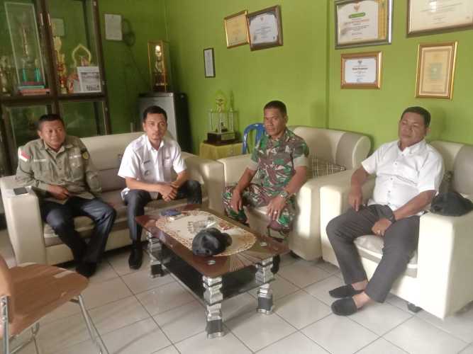 Danposramil 01/Tembilahan Perkuat Kerja Sama dengan Pemerintah Kecamatan Lewat Komsos Pengawasan SDM