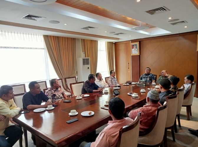 Sekda Riau SF Hariyanto: Beberapa BUMD Riau tak Becus