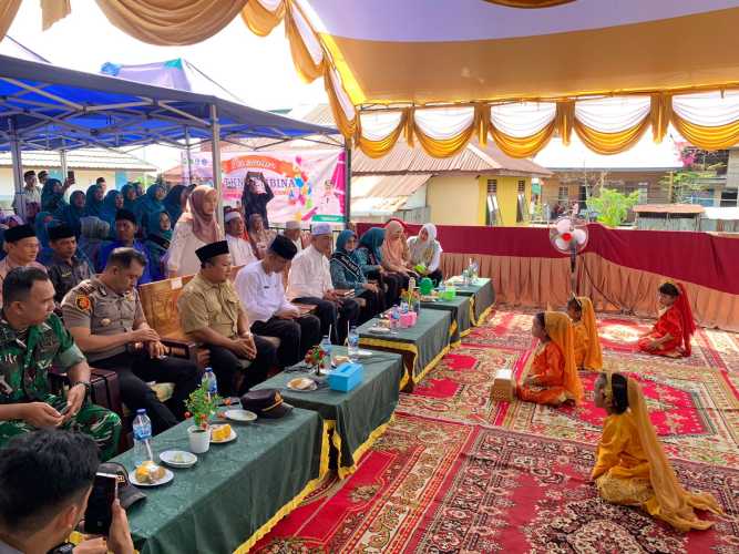 Lurah Concong Luar Hadiri Halal Bihalal dan Peresmian Gedung Baru TKN Pembina oleh Bupati Inhil