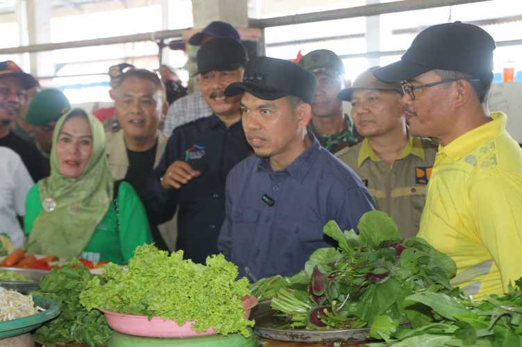 Pj Bupati H Erisman Yahya Tinjau Pasar Kayu Jati untuk Pantau Harga Bahan Pokok