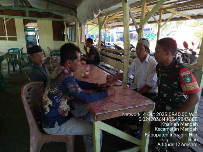 Babinsa Koramil 08/Mandah Jalin Komunikasi Kependudukan  Bersama Perangkat Desa Bantayan