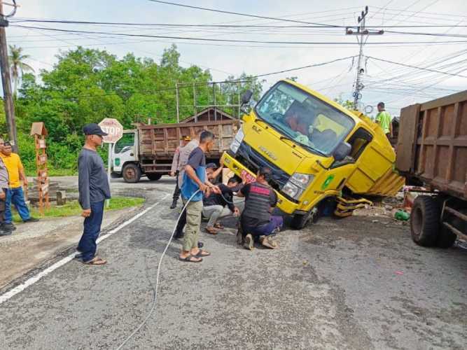 Gorong-gorong Simpang Tiga Jalan Utama Alahair Meranti Amblas, Pemkab Gerak Cepat Atasi Kerusakan