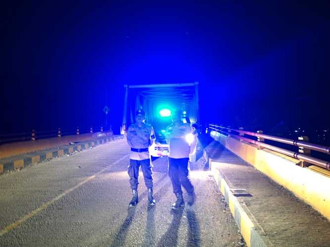 Polsek Kempas Tingkatkan Patroli Blue Light, Wujudkan Kamtibmas Damai Usai Pilkada.