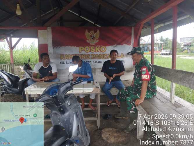 Babinsa Koramil 12/BTK Aktif Laksanakan Komsos Kampung Pancasila di Sungai Piring