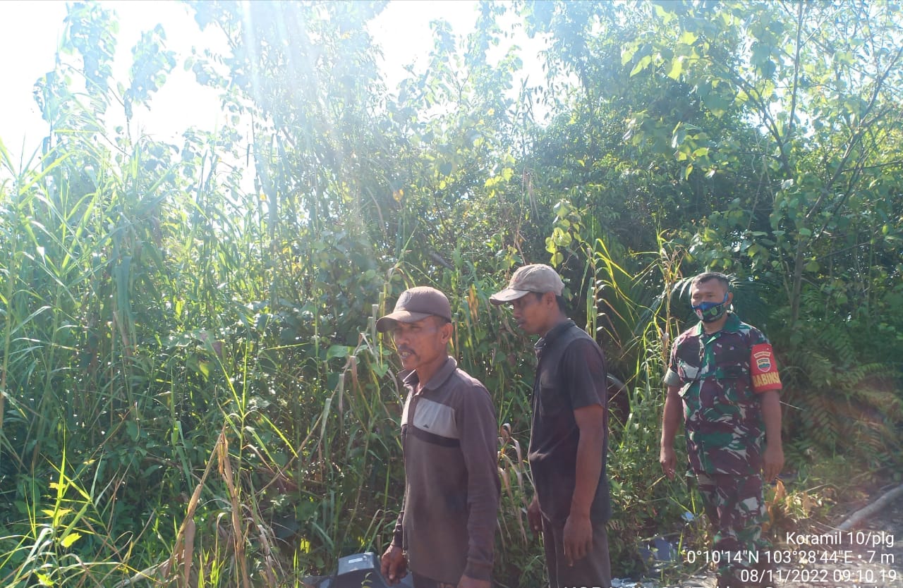 Koptu J.Manrung Babinsa Koramil 10/Pelangiran Patroli Tentukan Wilayah Rawan Karhutlah