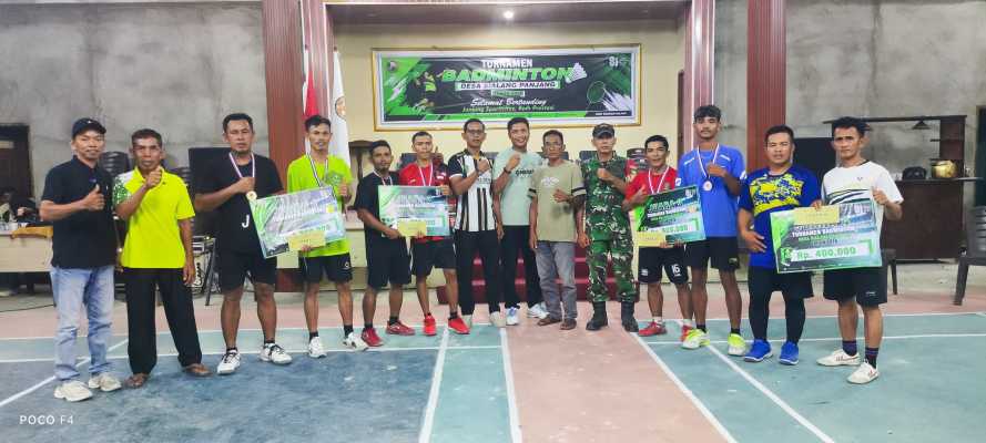 Salurkan Minat dan Bakat Badminton Warga, Pemdes Sialang Panjang Menggelar Turnamen Terbuka