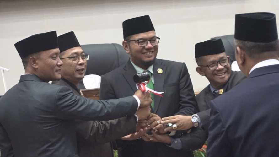 Pimpinan Baru DPRD Inhil Dilantik, Pj Bupati H Erisman Yahya Harapkan Sinergi untuk Pembangunan Daerah