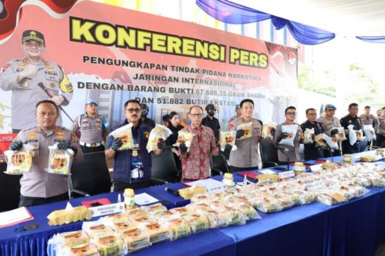 Polda Riau Berhasil Ungkap Jaringan Internasional Narkotika Selama Kurun Waktu Tiga Tahun