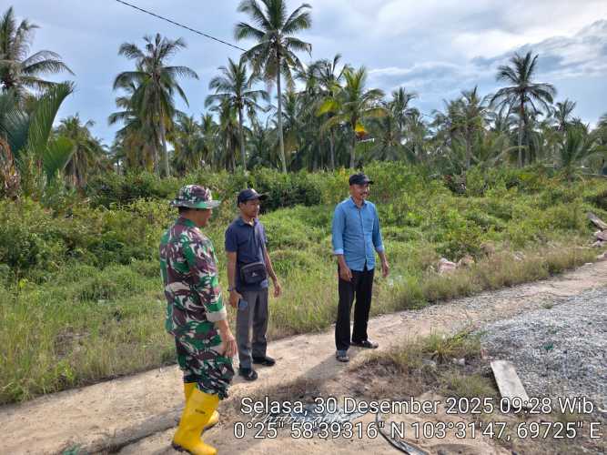 Babinsa melaksanakan patroli tapal batas di Penghujung Tahun
