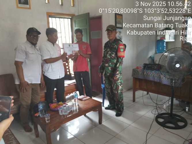 Pemdes Sungai Junjangan Salurkan BLT dan Insentif ADD, Wujud Komitmen untuk Kesejahteraan Warga