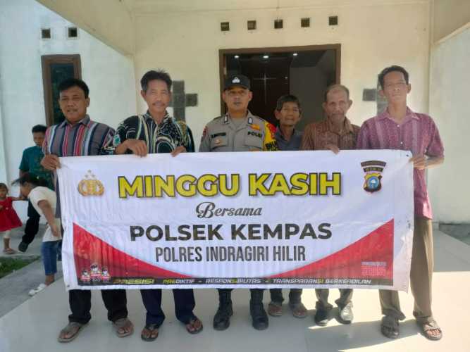 Gelar Minggu Kasih, Polsek Kempas Ajak Warga Ciptakan Kamtibmas selama Pelantikan Presiden dan Wakil Presiden