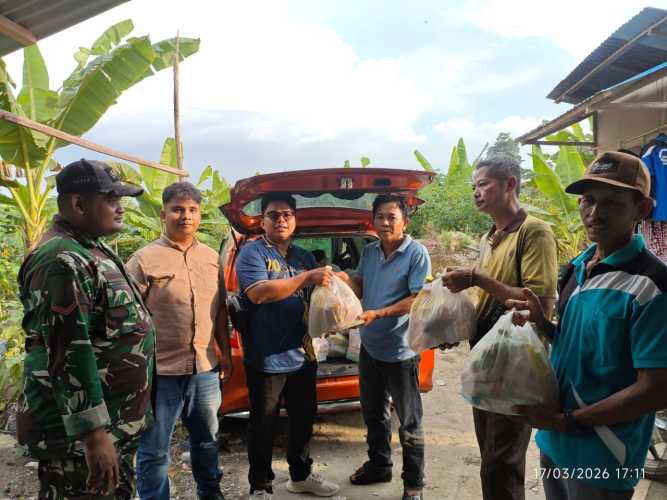 Maknai Idul Fitri dengan Kepedulian, PT Berkah Sawit Sejahtera Inhil (BSSI) Salurkan Sembako untuk Warga Dusun Damai Rejo