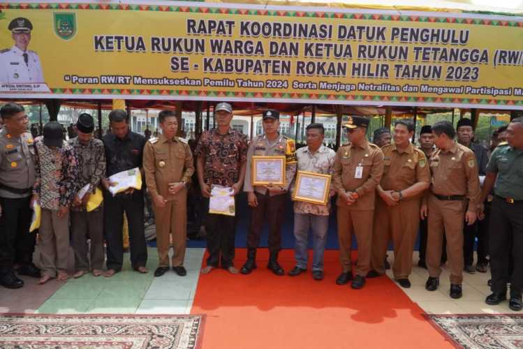 PMD Rohil Gelar Rakor Penghulu,RT Dan RW,Dihadiri Bupati Rohil Afrizal Sintong