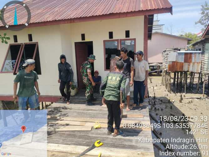 Bakti Babinsa Bersama Masyarakat Pulau Cawan