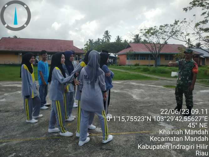 Babinsa Implementasi Pelatihan  PBB Guna Tumbuhkan Disiplin Siswa Pelajar