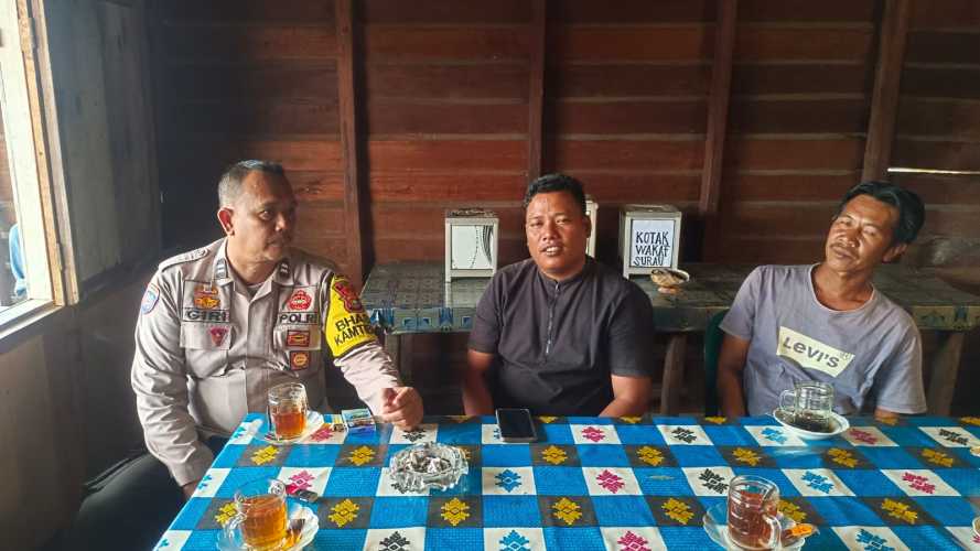 Babinkamtibmas Sungai Buluh Gelar Door To Door System Beri Himbauan Orang Tua di Liburan Sekolah